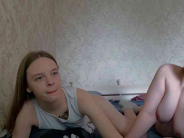 Ami-Still Sex Cam Show