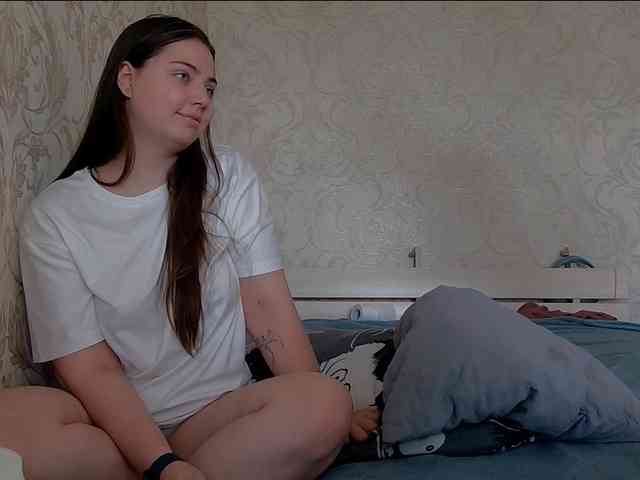 Ami-Still Sex Cam Show