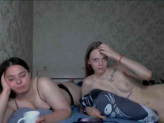 Ami-Still Sex Cam Show