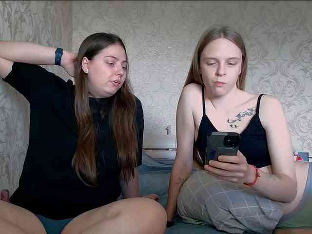 Ami-Still Sex Cam Show