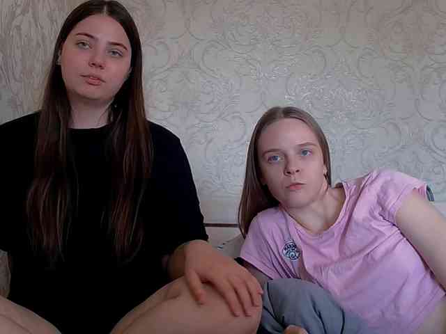 Ami-Still Sex Cam Show