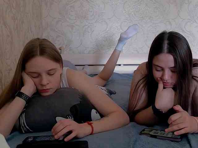 Ami-Still Sex Cam Show