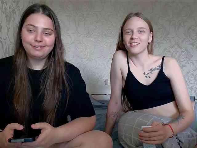 Ami-Still Sex Cam Show