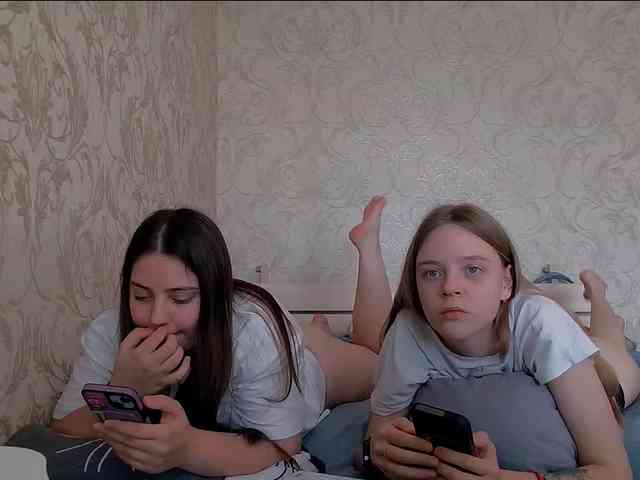 Ami-Still Sex Cam Show