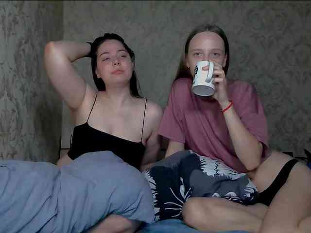 Ami-Still Sex Cam Show
