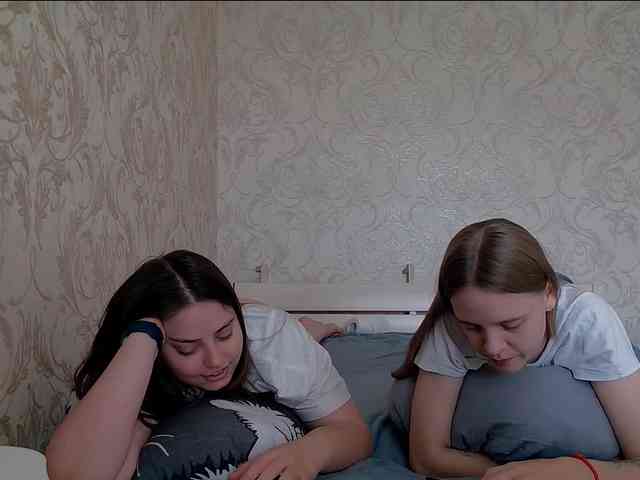 Ami-Still Sex Cam Show