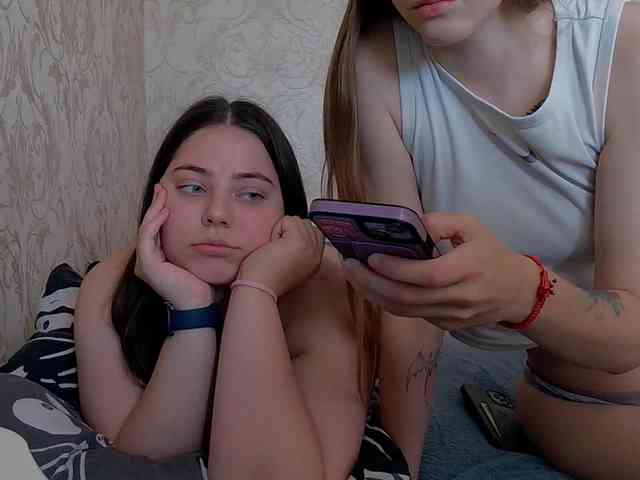 Ami-Still Sex Cam Show