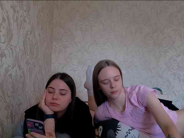 Ami-Still Sex Cam Show