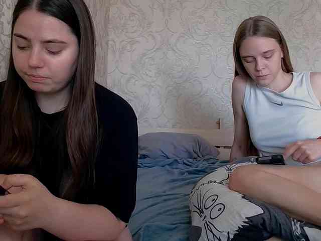 Ami-Still Sex Cam Show