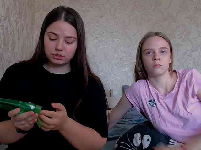 Ami-Still Sex Cam Show