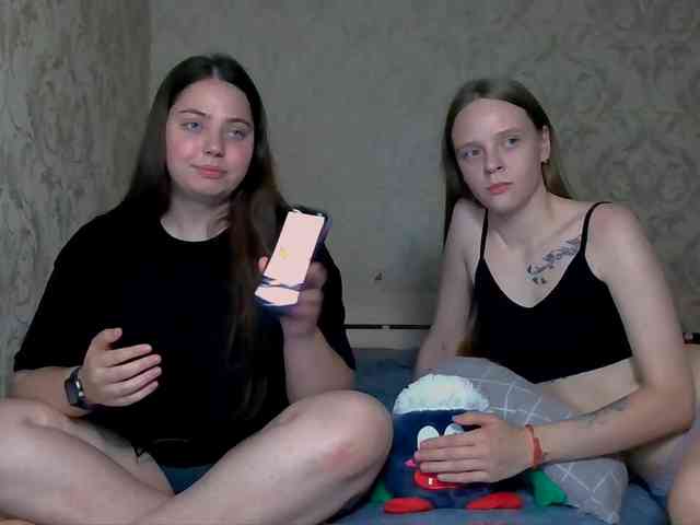 Ami-Still Sex Cam Show