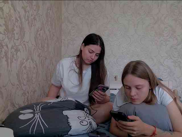 Ami-Still Sex Cam Show