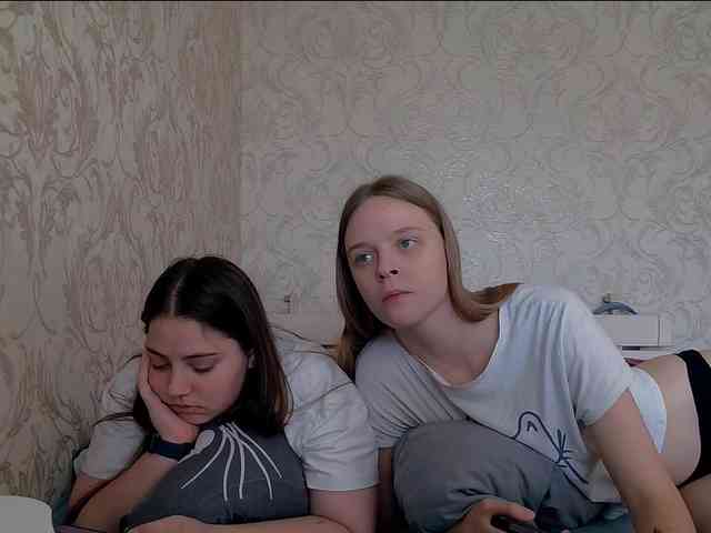 Ami-Still Sex Cam Show