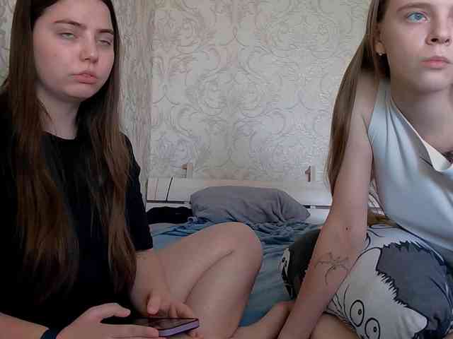 Ami-Still Sex Cam Show