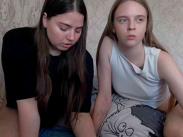 Ami-Still Sex Cam Show