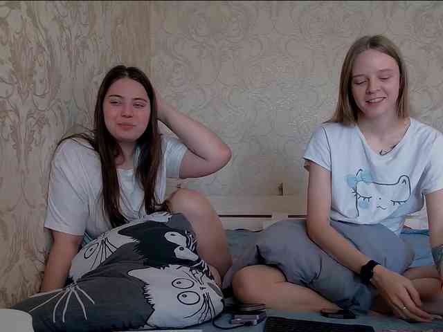 Ami-Still Sex Cam Show