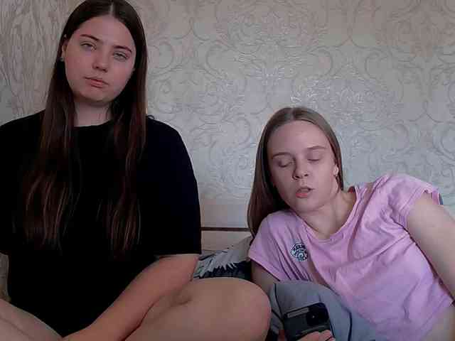 Ami-Still Sex Cam Show