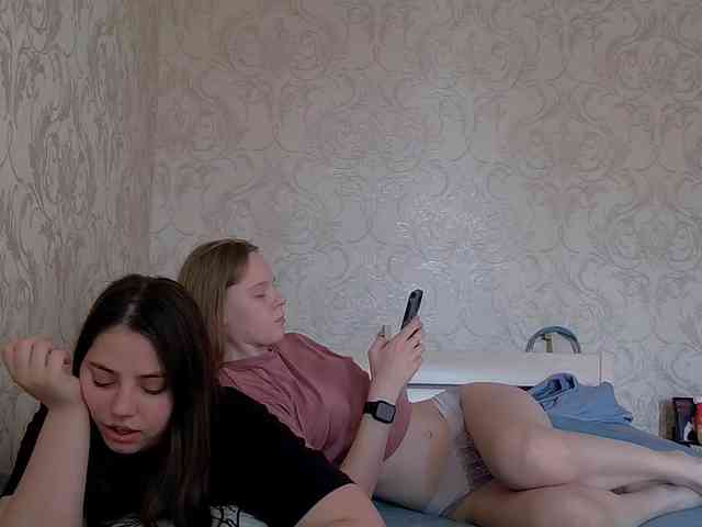 Ami-Still Sex Cam Show