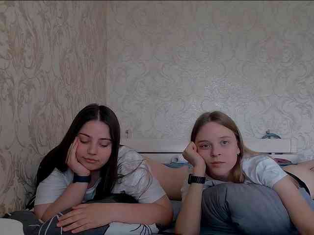 Ami-Still Sex Cam Show