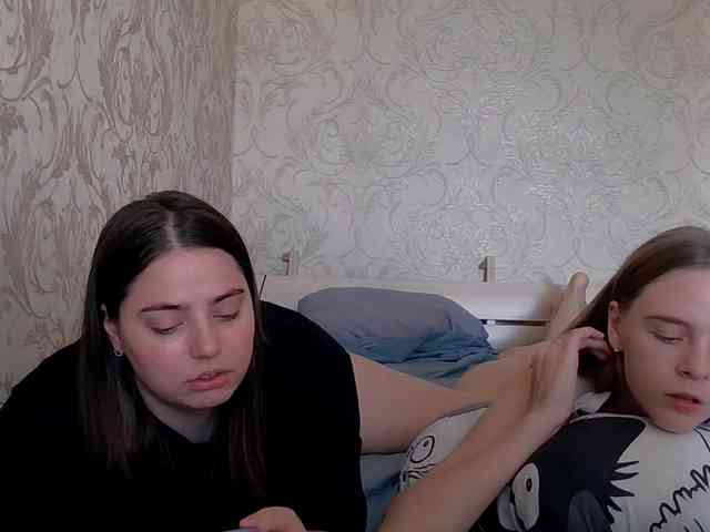 Ami-Still Sex Cam Show