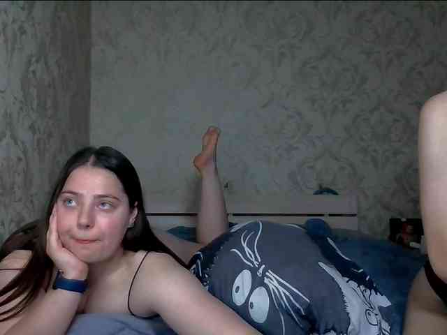 Ami-Still Sex Cam Show