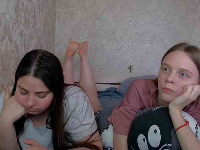 Ami-Still Sex Cam Show
