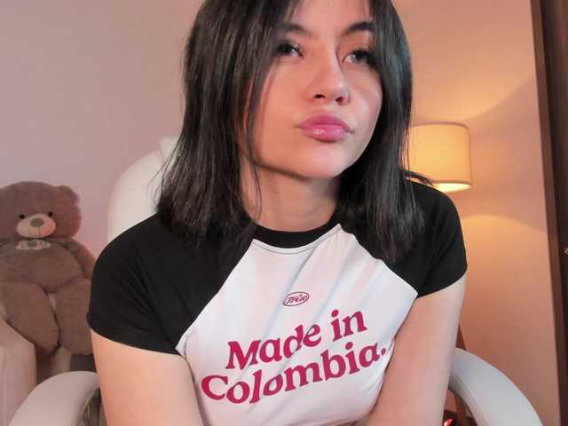 justmia live cam on BongaCams