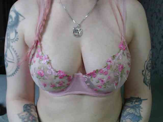 hentaiwaifu Live Webcam on BongaCams