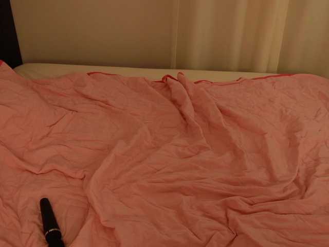 HelloKikky live cam on BongaCams