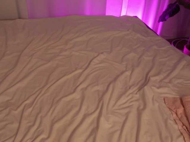 HelloKikky live cam on BongaCams