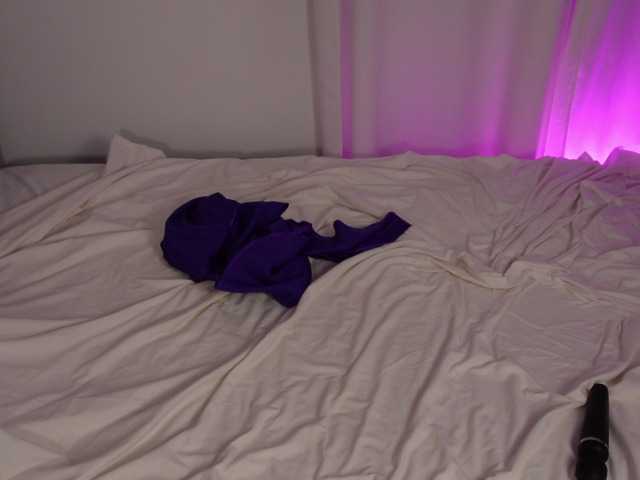HelloKikky live cam on BongaCams