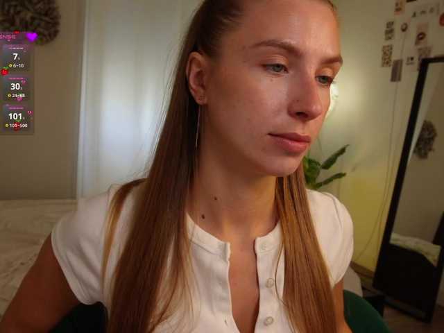 HelloKikky live cam on BongaCams