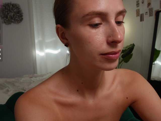 HelloKikky live cam on BongaCams