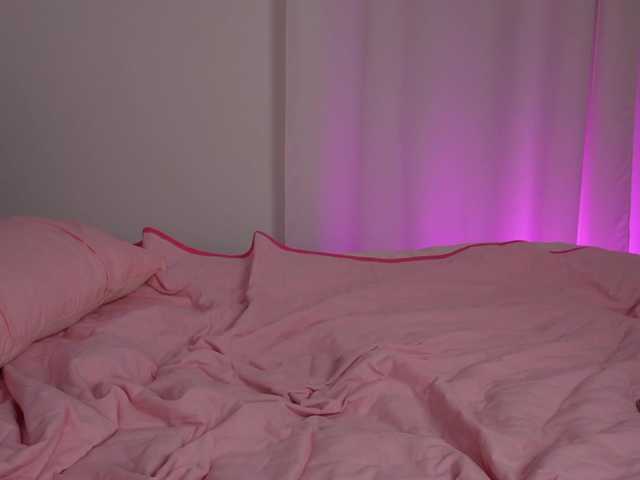 HelloKikky live cam on BongaCams