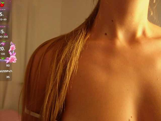 HelloKikky live cam on BongaCams
