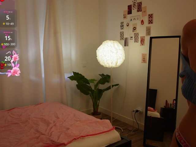 HelloKikky live cam on BongaCams