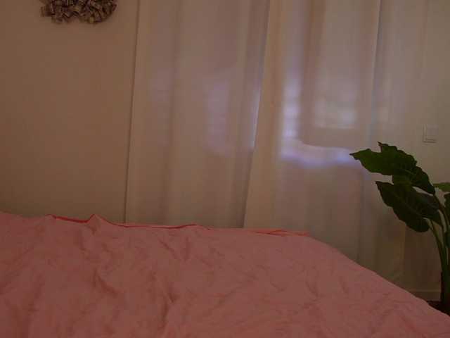 HelloKikky live cam on BongaCams