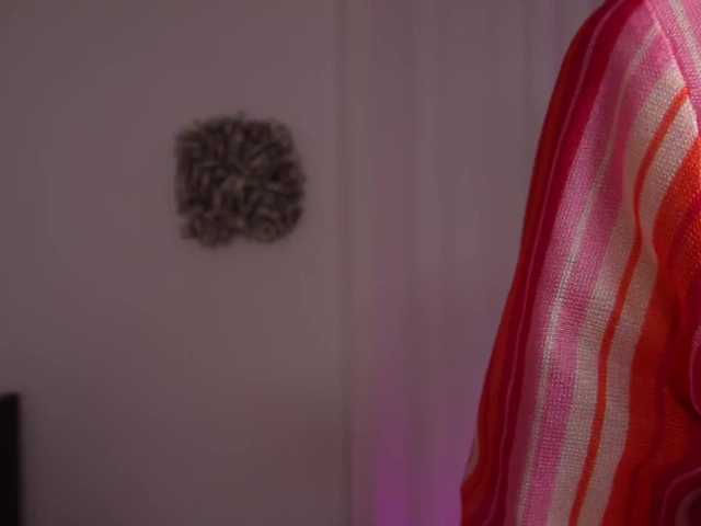 HelloKikky live cam on BongaCams