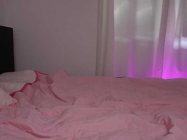 HelloKikky live cam on BongaCams