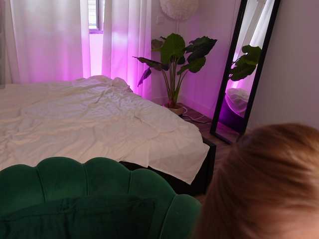 HelloKikky live cam on BongaCams