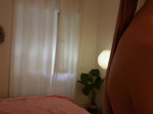 HelloKikky live cam on BongaCams