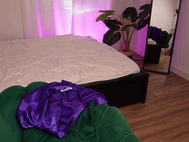 HelloKikky live cam on BongaCams