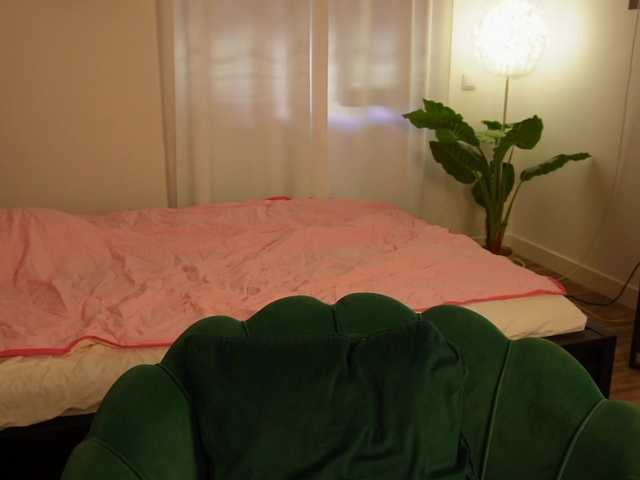 HelloKikky live cam on BongaCams
