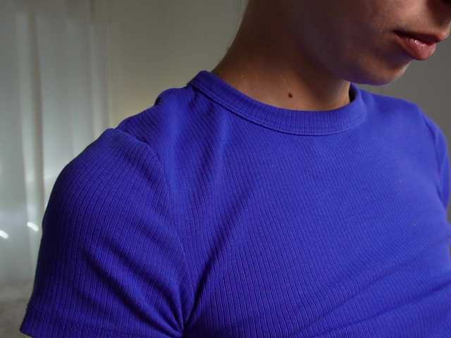 HelloKikky live cam on BongaCams