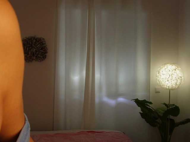 HelloKikky live cam on BongaCams