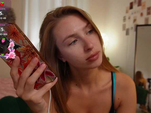 HelloKikky live cam on BongaCams