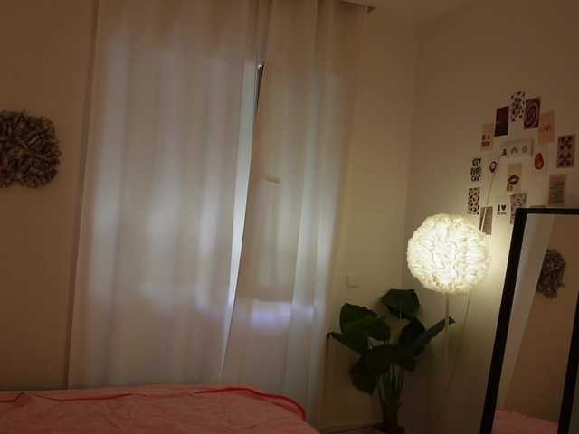 HelloKikky live cam on BongaCams
