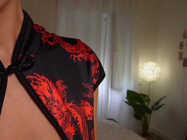 HelloKikky live cam on BongaCams