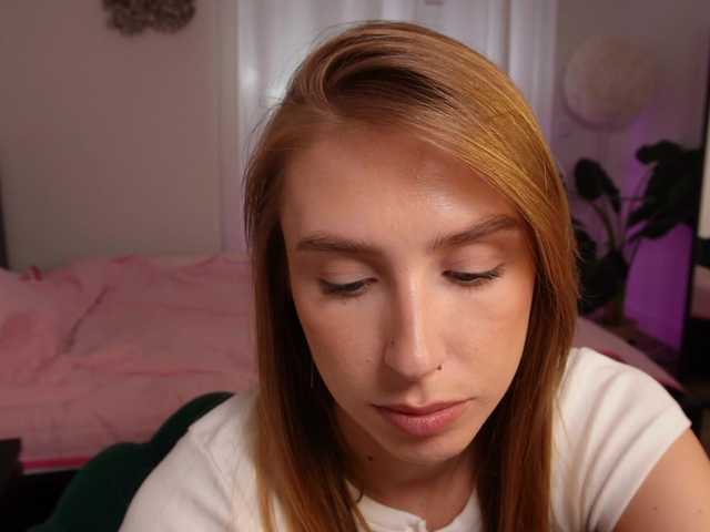 HelloKikky live cam on BongaCams