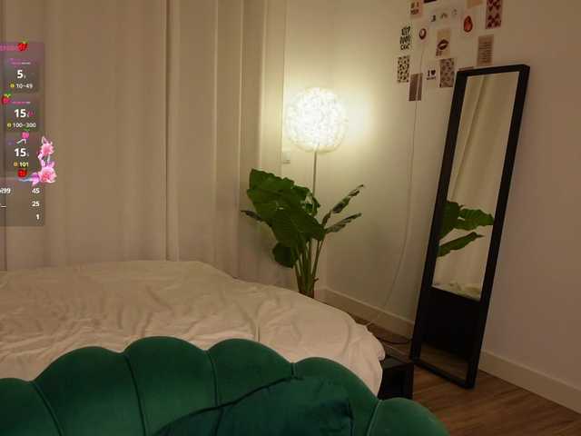 HelloKikky live cam on BongaCams